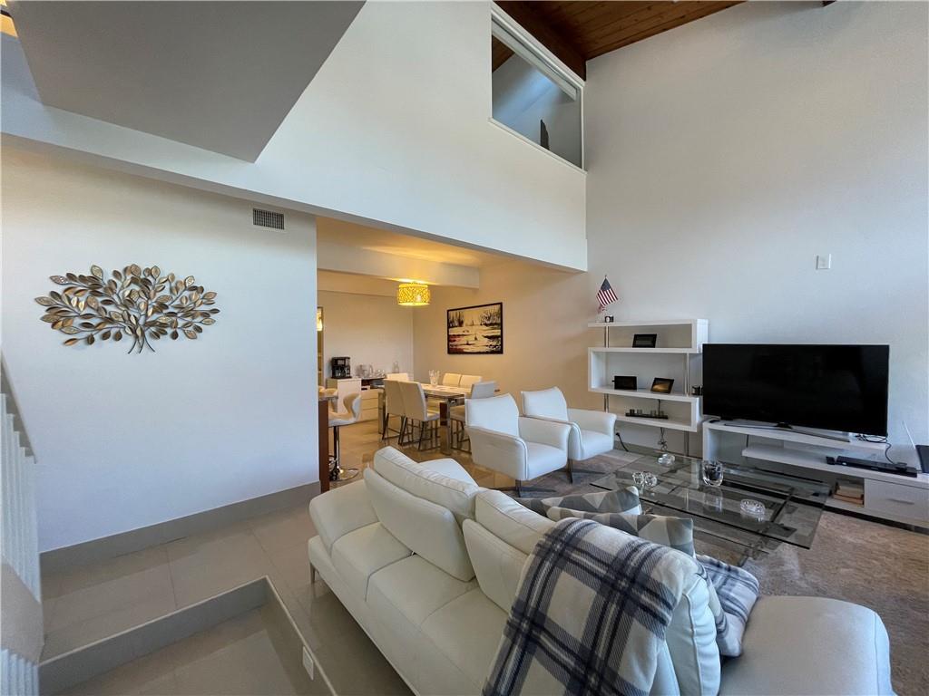 MAJESTIC VIEW - Residential