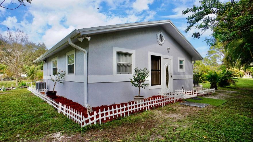 Welcome to this cozy 2 bedroom, 1 bathroom guest house. Rent includes water, electricity, internet and fire stick cable. Newer stainless steel appliances and kitchen cabinets. Guest house has it's own washer and dryer. Property is rented furnished!