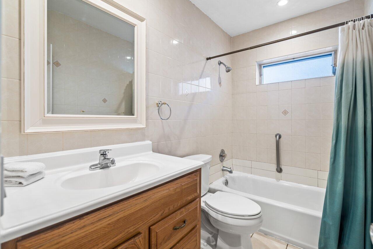 TOWN ACRES - Residential Income