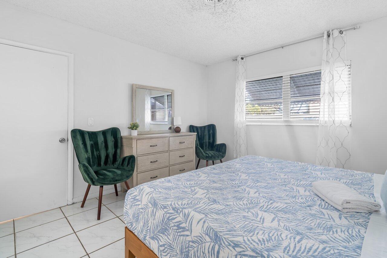 TOWN ACRES - Residential Income