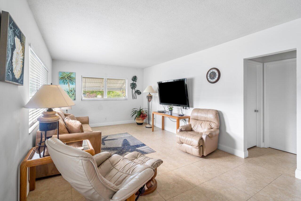 TOWN ACRES - Residential Income