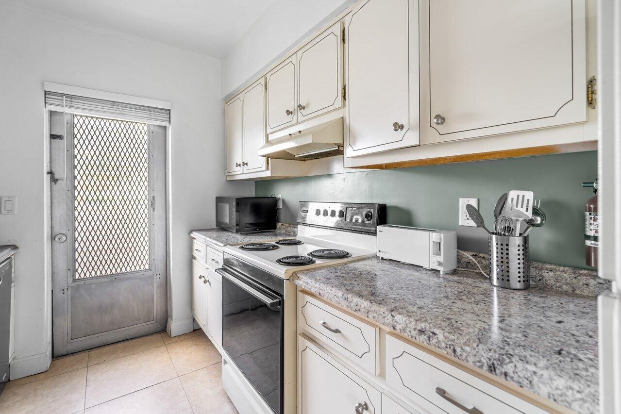 TOWN ACRES - Residential Income