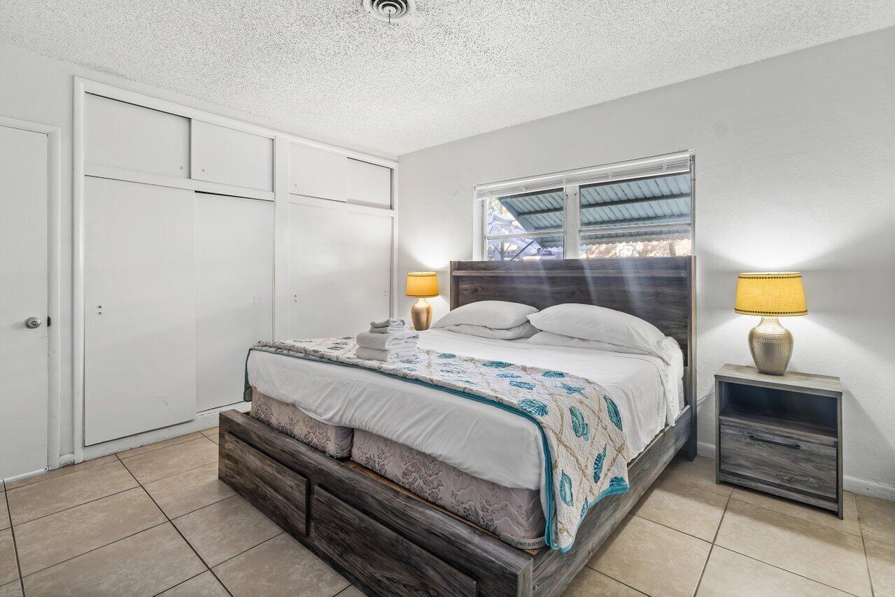 TOWN ACRES - Residential Income