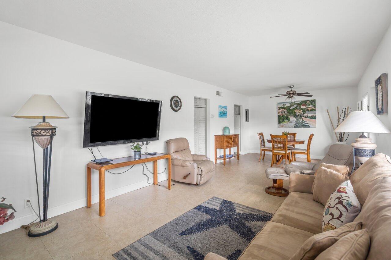 TOWN ACRES - Residential Income