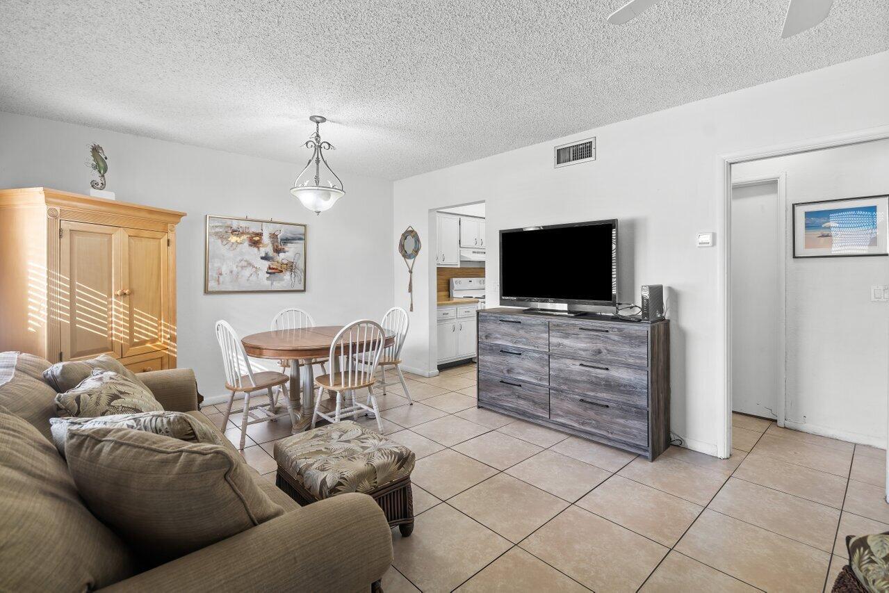 TOWN ACRES - Residential Income