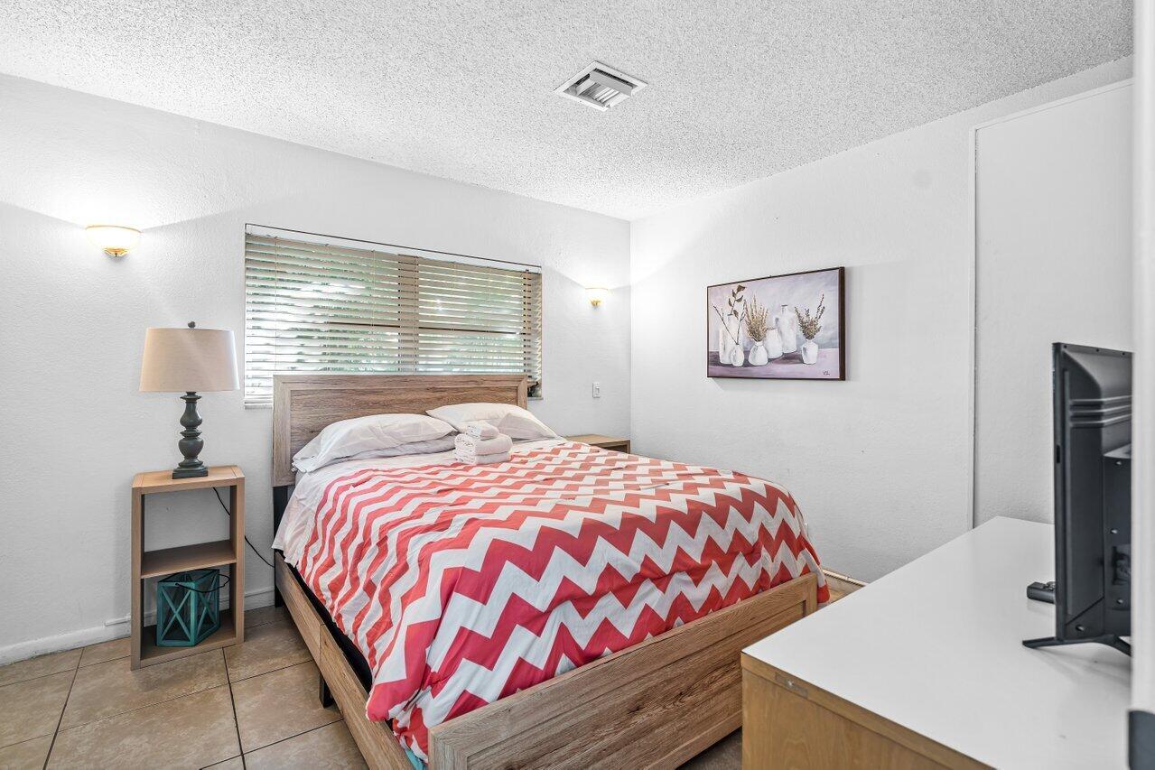 TOWN ACRES - Residential Income