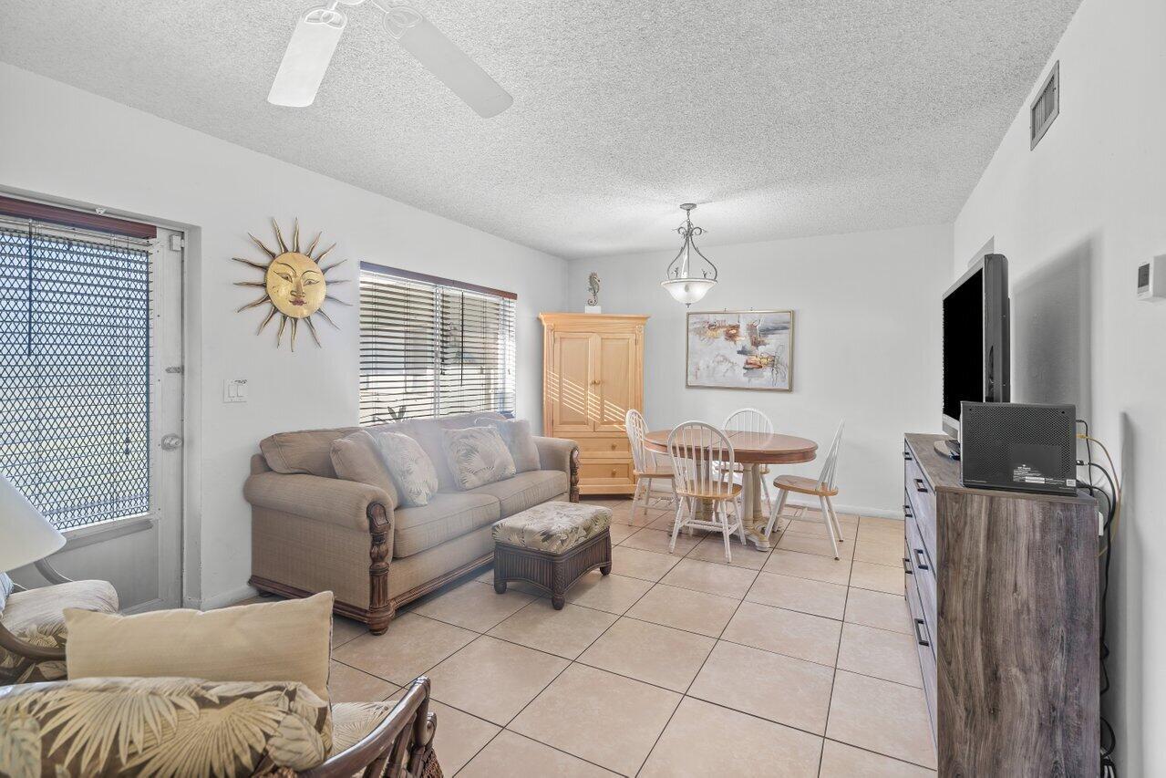 TOWN ACRES - Residential Income