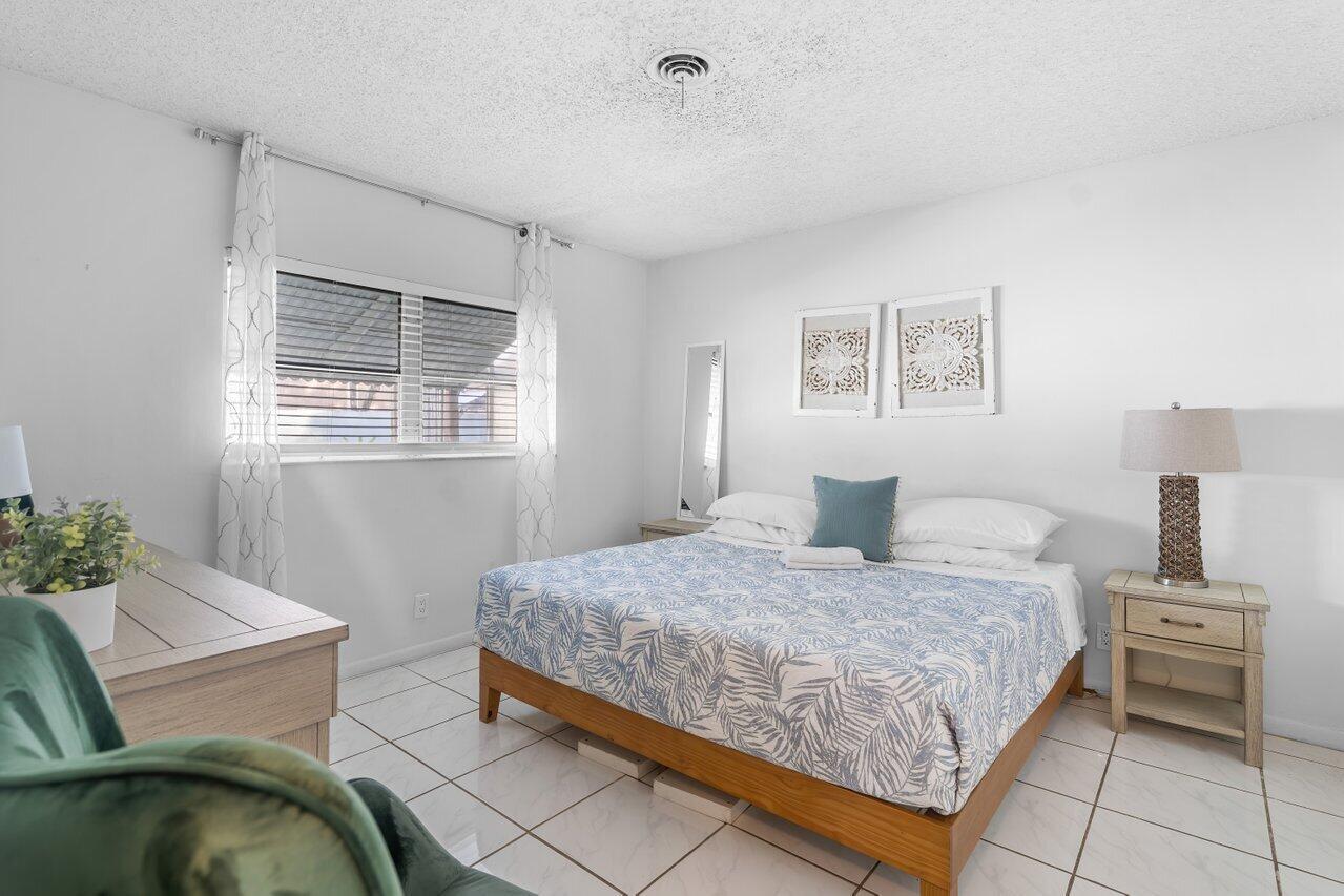 TOWN ACRES - Residential Income