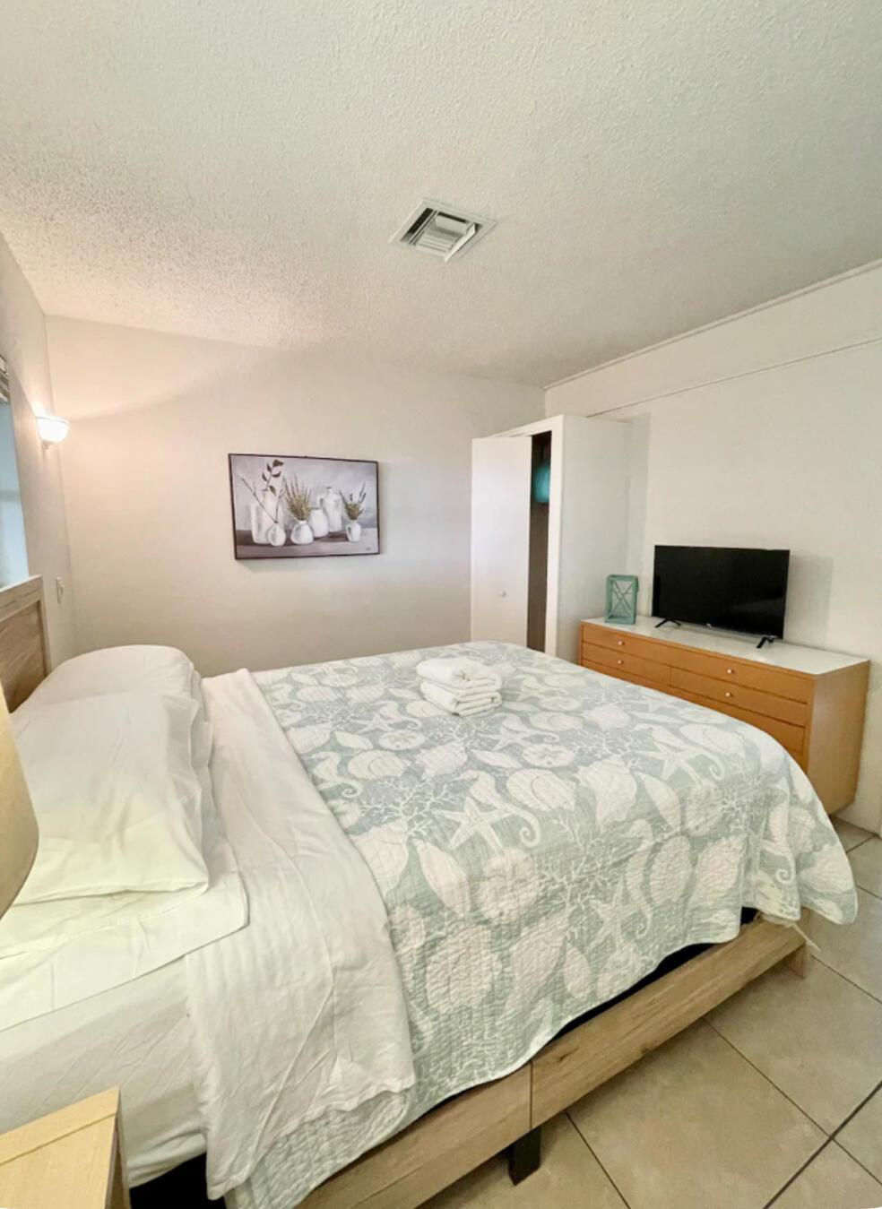 TOWN ACRES - Residential Income