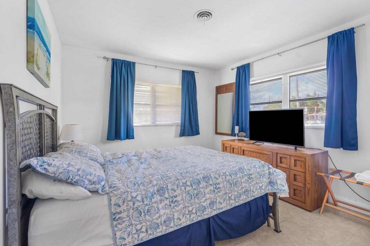 TOWN ACRES - Residential Income