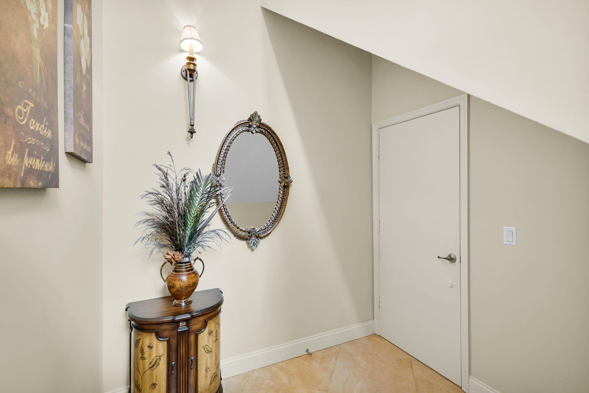 LEGENDS CONDO - Residential