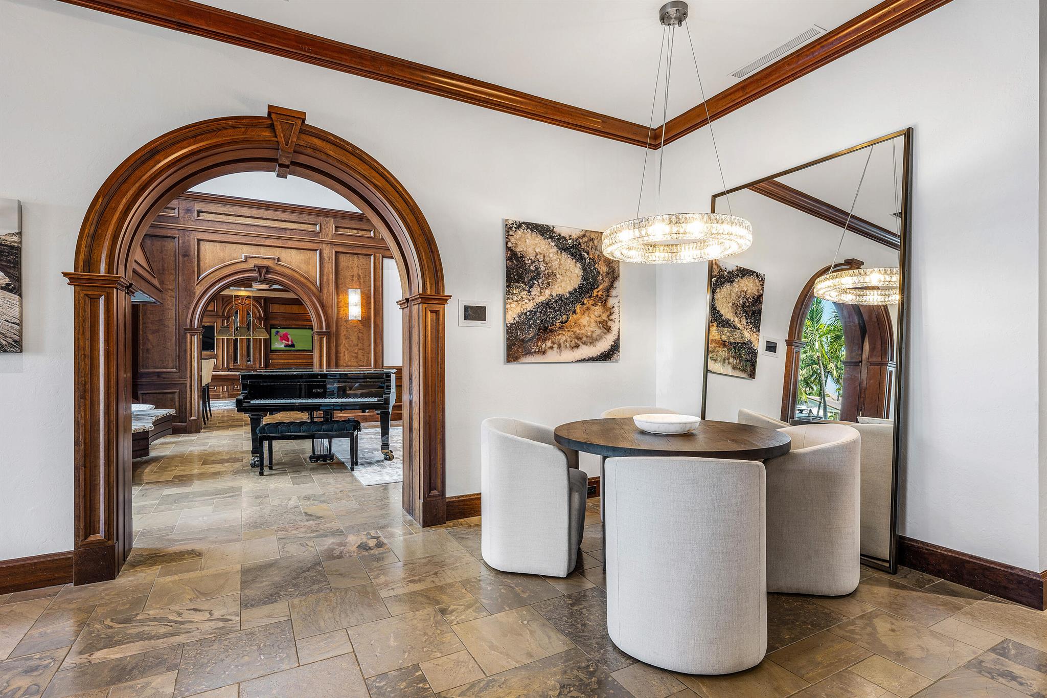 LIGHTHOUSE POINT - Residential