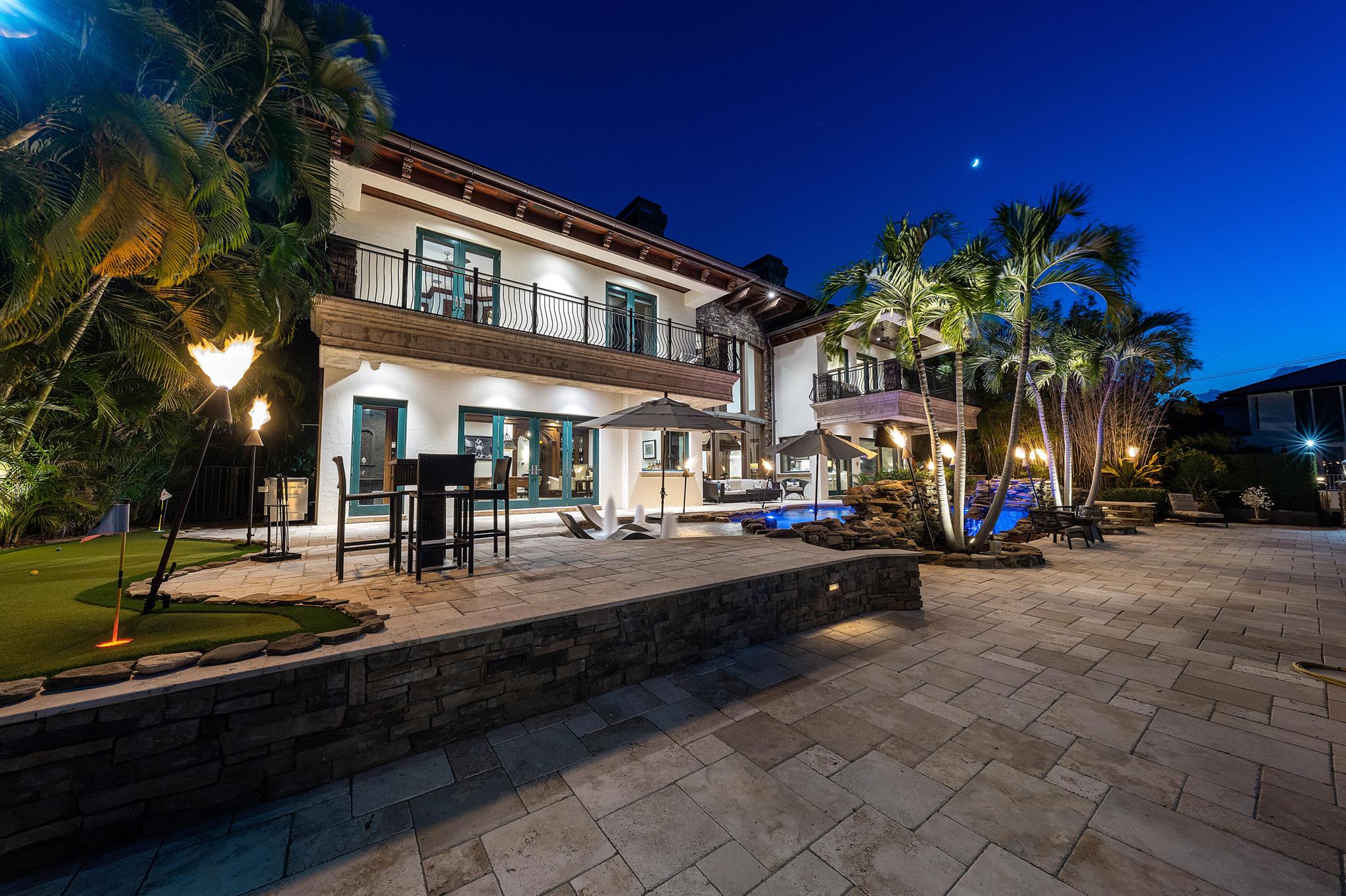 LIGHTHOUSE POINT - Residential