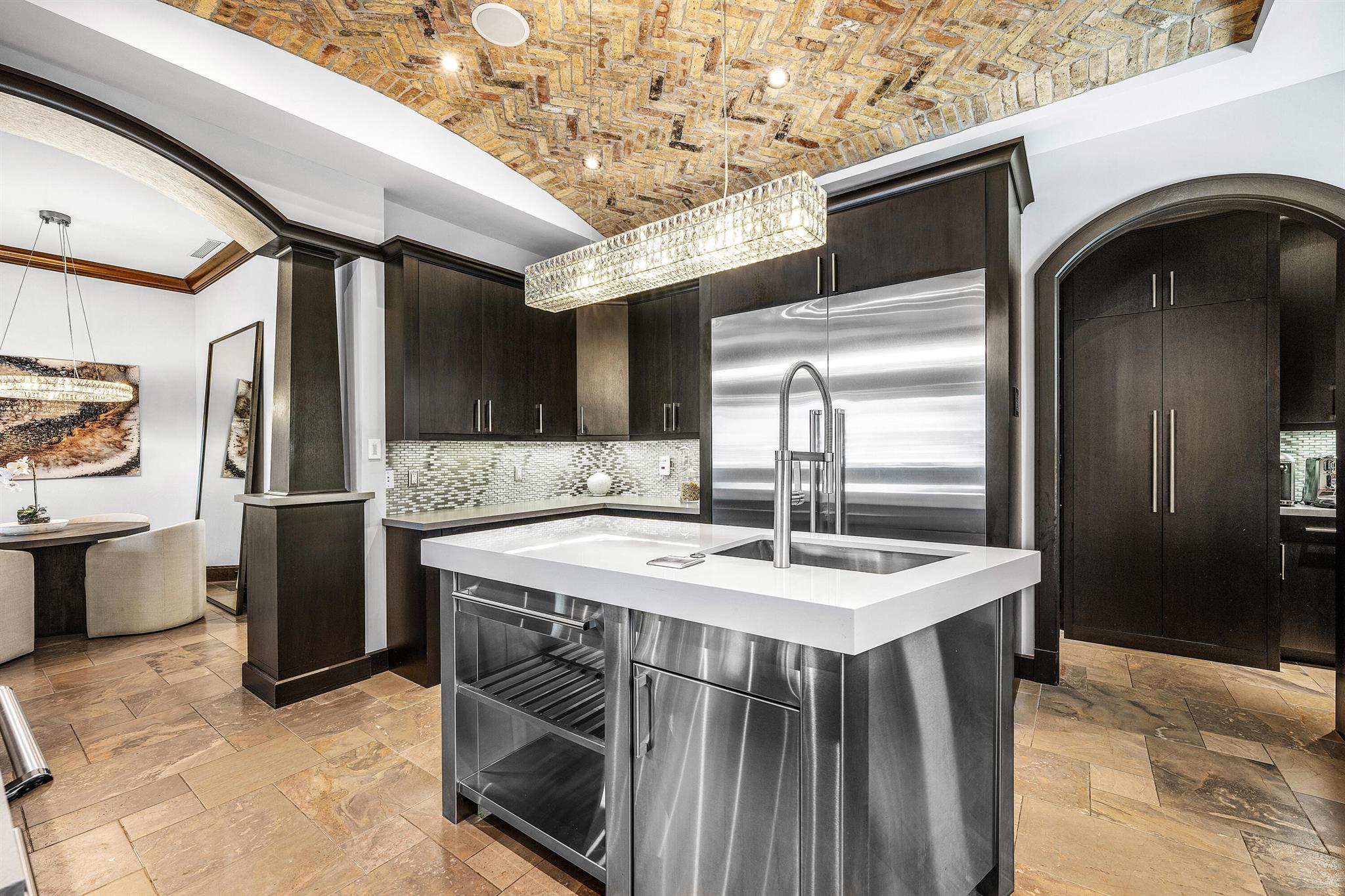 LIGHTHOUSE POINT - Residential