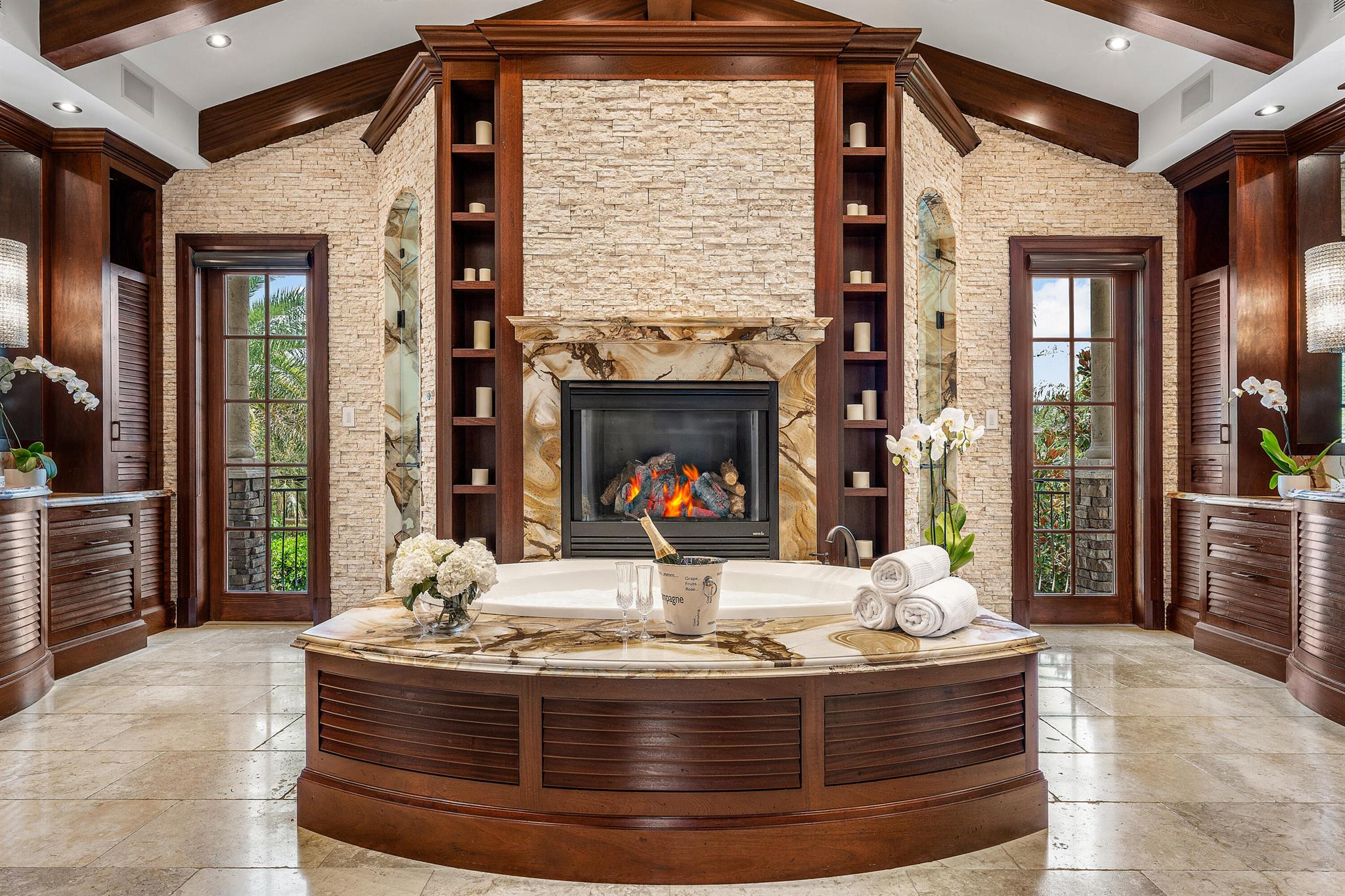 LIGHTHOUSE POINT - Residential