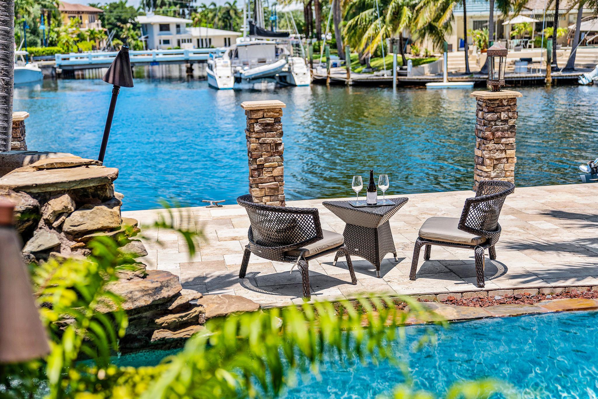 LIGHTHOUSE POINT - Residential