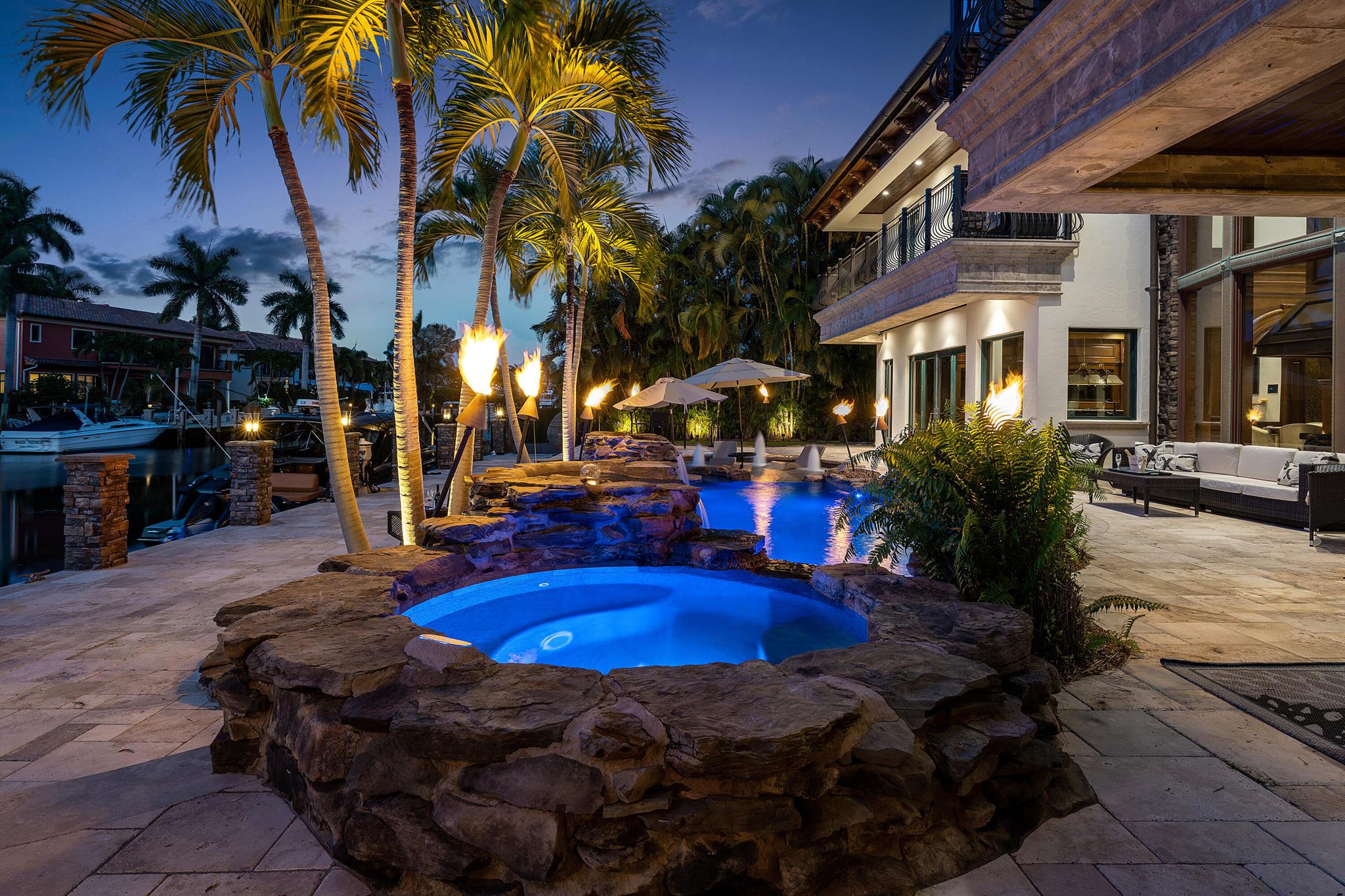 LIGHTHOUSE POINT - Residential