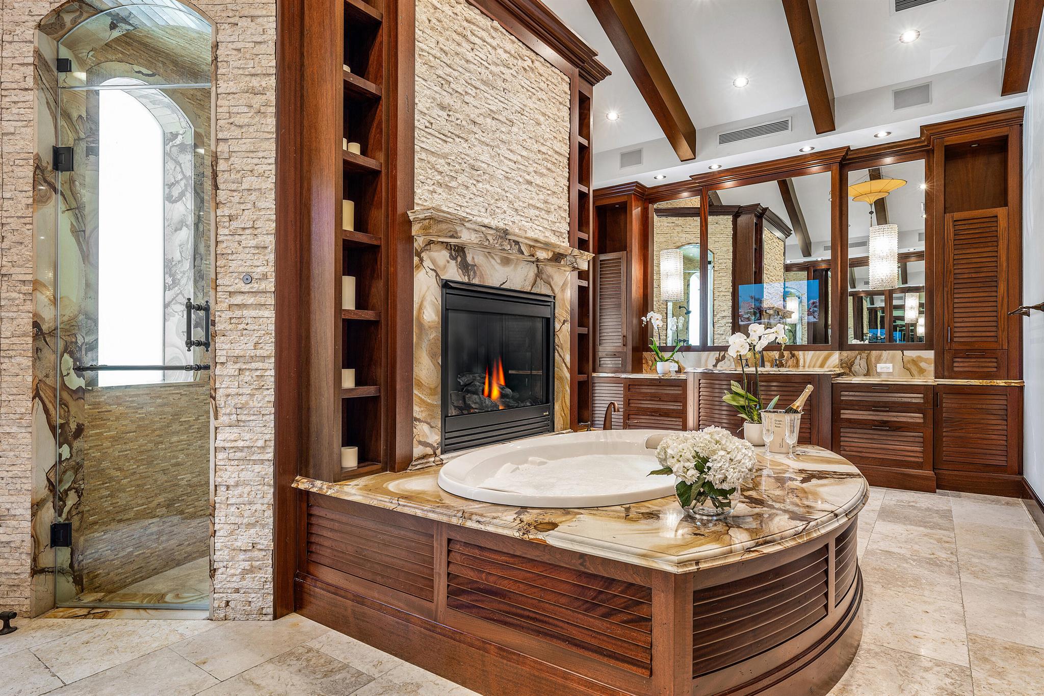 LIGHTHOUSE POINT - Residential