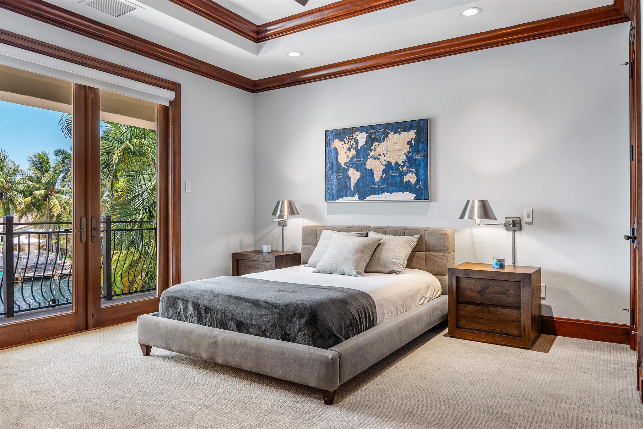 LIGHTHOUSE POINT - Residential