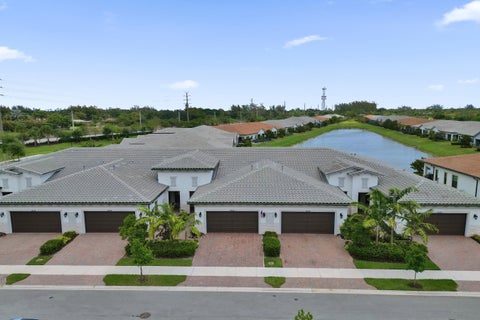Photo of 8334 W Blue Spring Drive #8334, Parkland, FL 33067 (MLS # B26028311)