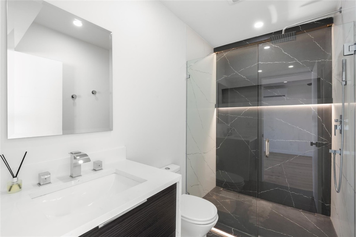 LYONS PARK FIRST ADD - Residential Lease