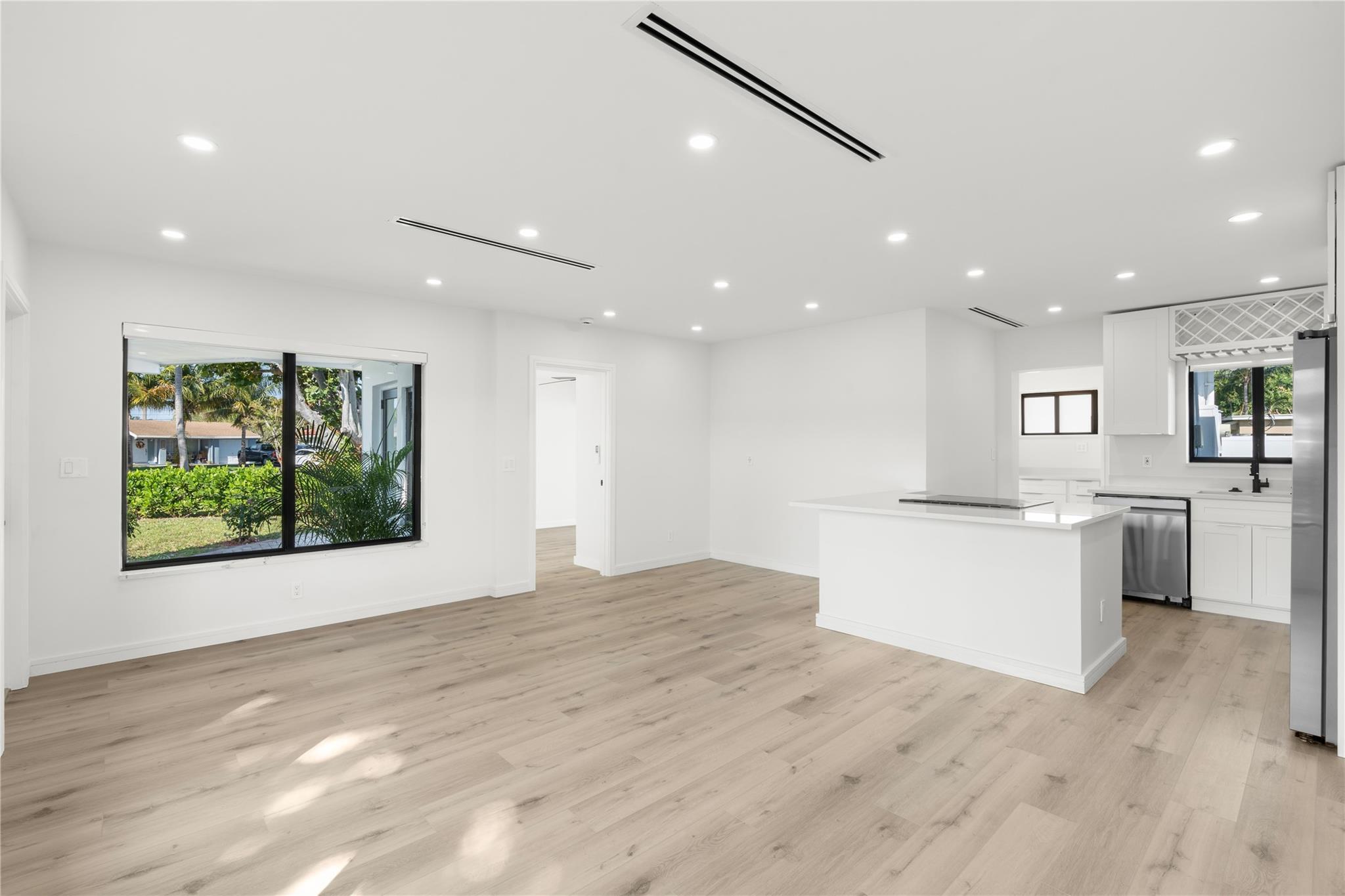 LYONS PARK FIRST ADD - Residential Lease