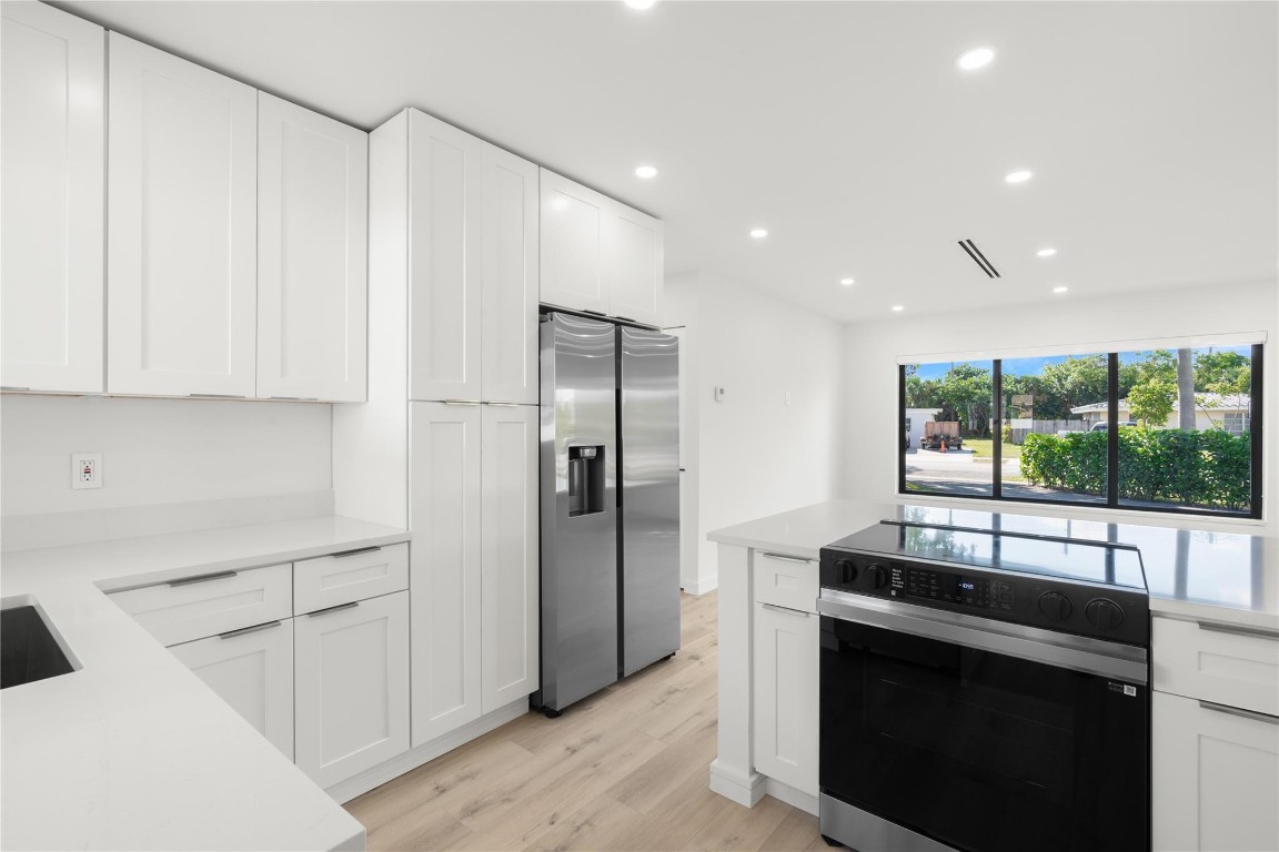 LYONS PARK FIRST ADD - Residential Lease