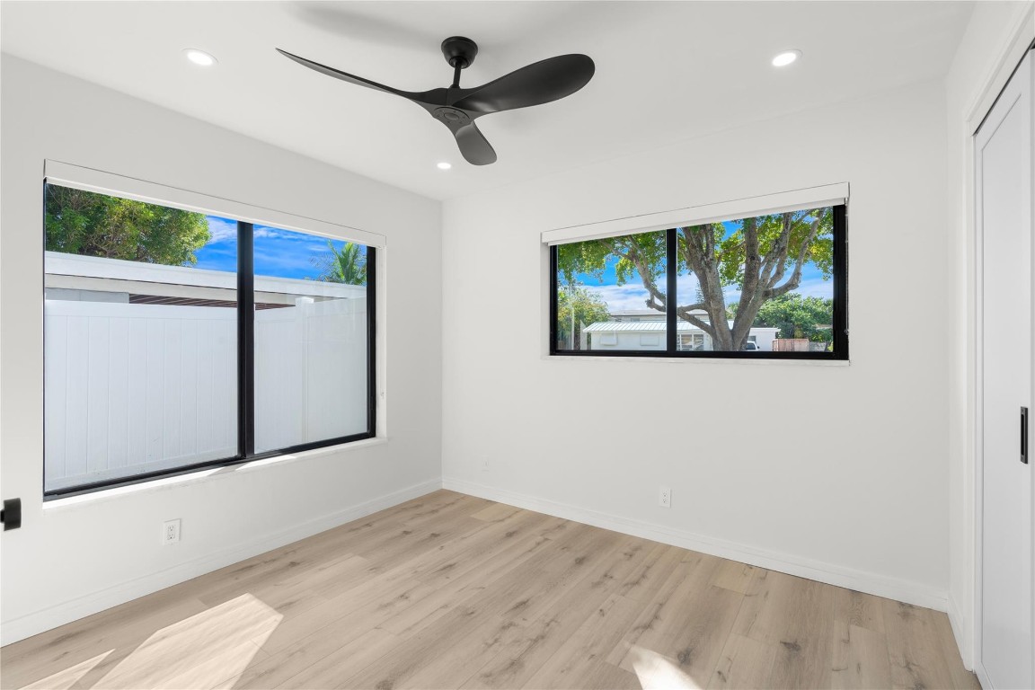 LYONS PARK FIRST ADD - Residential Lease