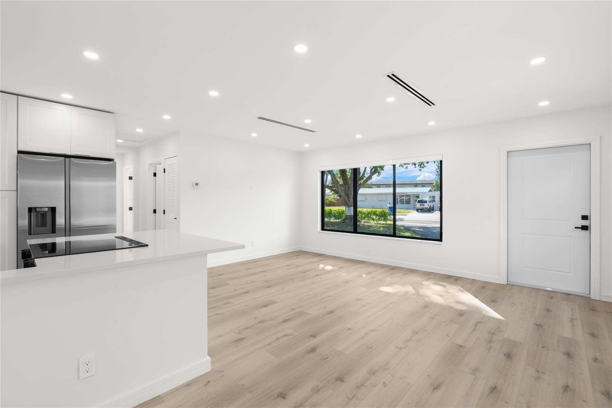 LYONS PARK FIRST ADD - Residential Lease