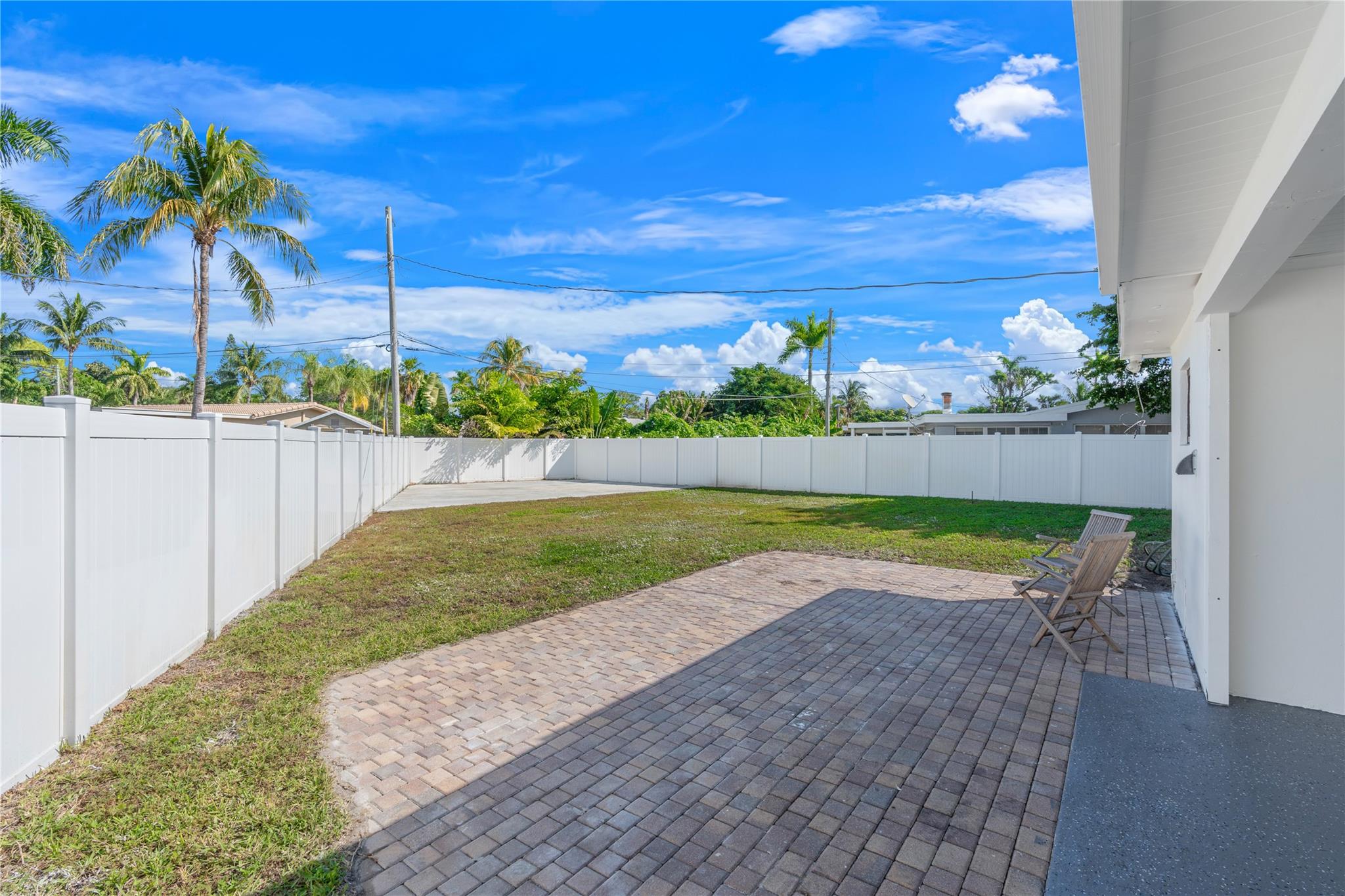 LYONS PARK FIRST ADD - Residential Lease