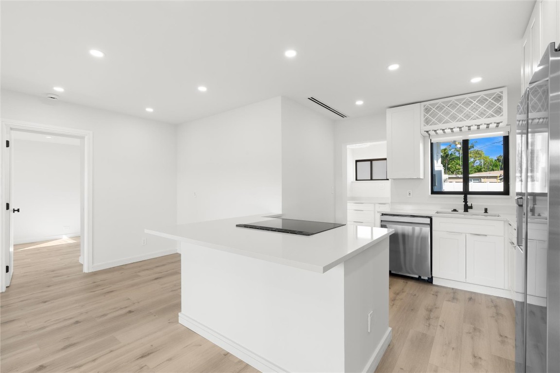 LYONS PARK FIRST ADD - Residential Lease