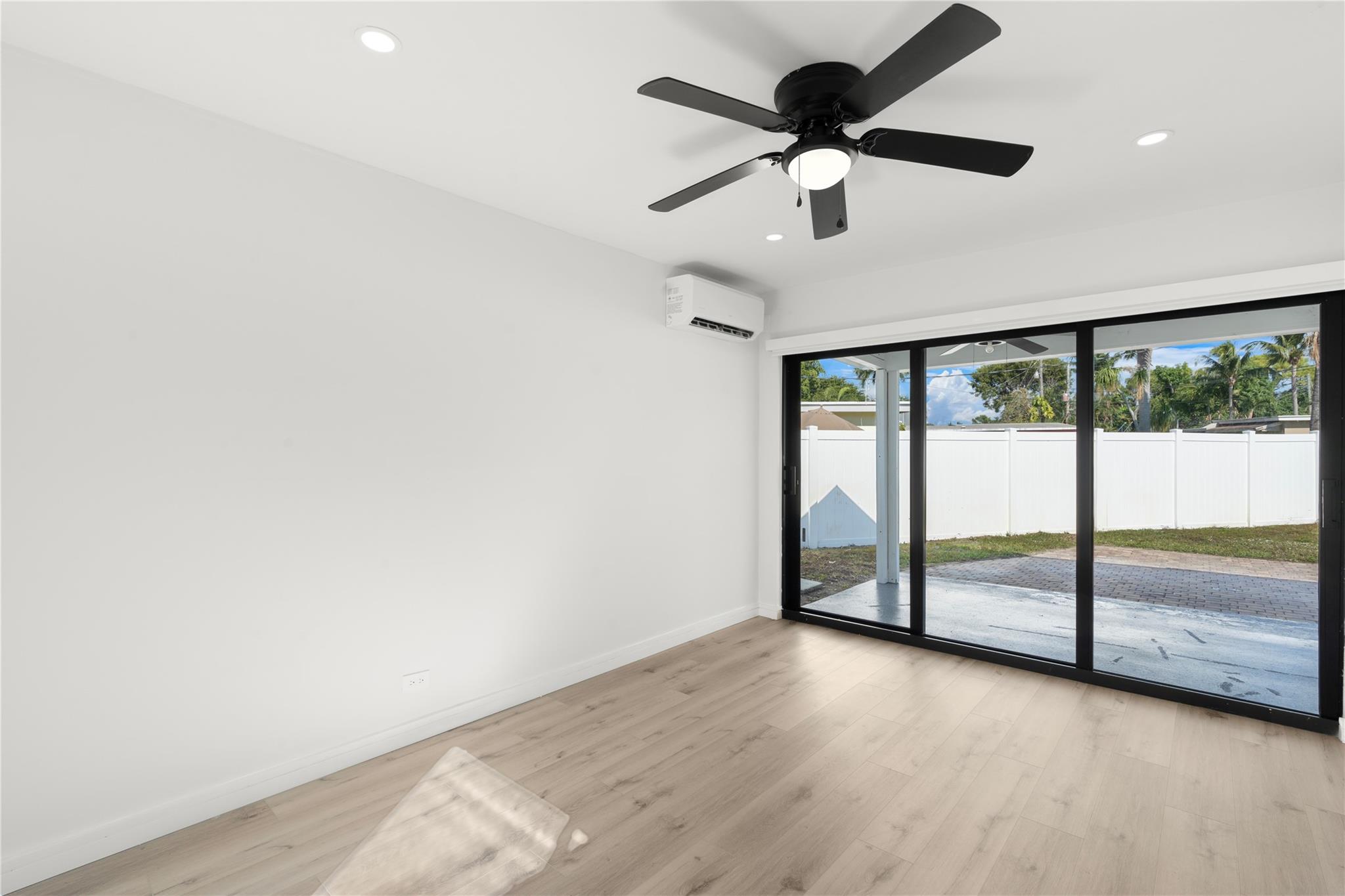 LYONS PARK FIRST ADD - Residential Lease