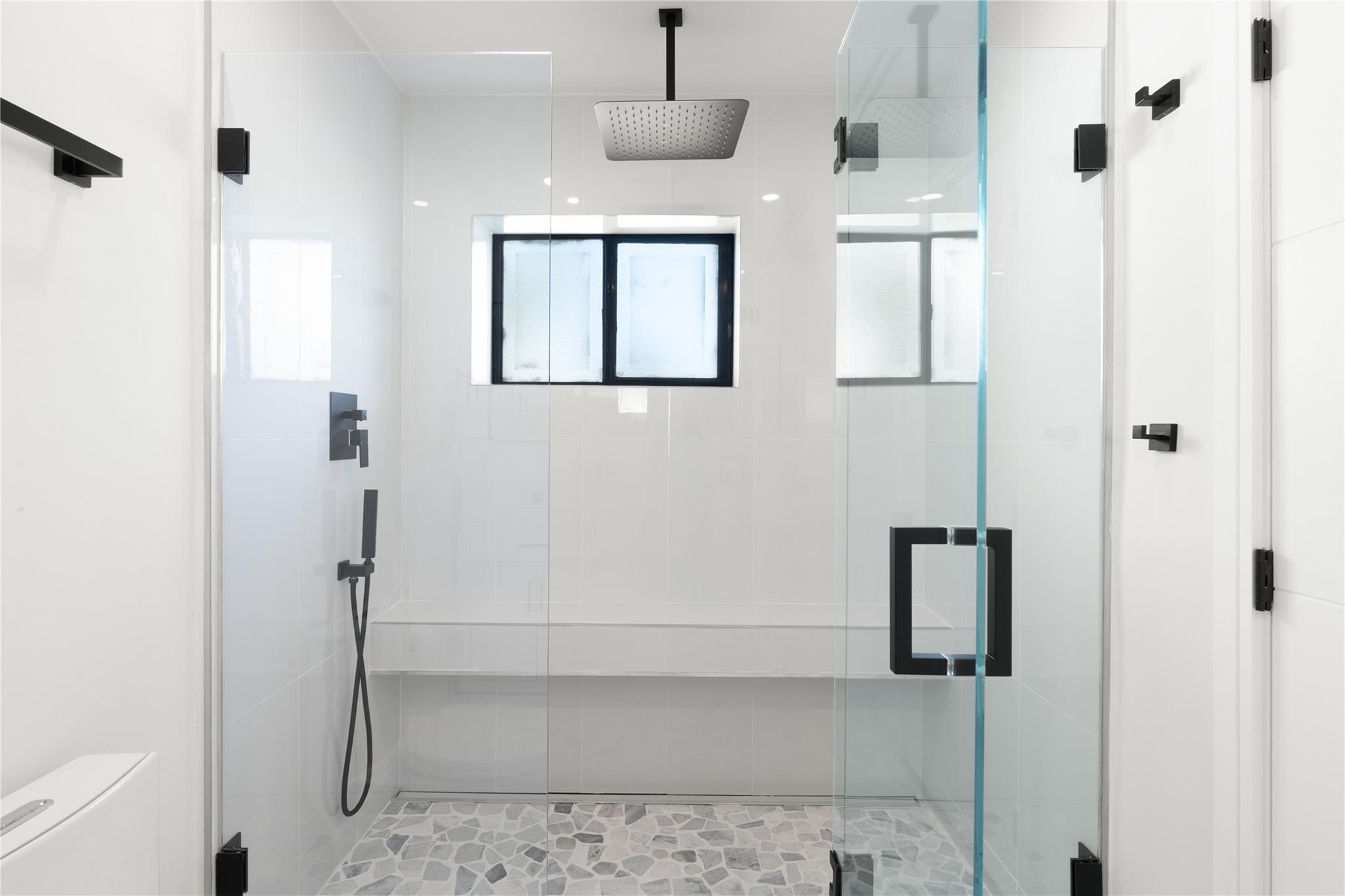 LYONS PARK FIRST ADD - Residential Lease