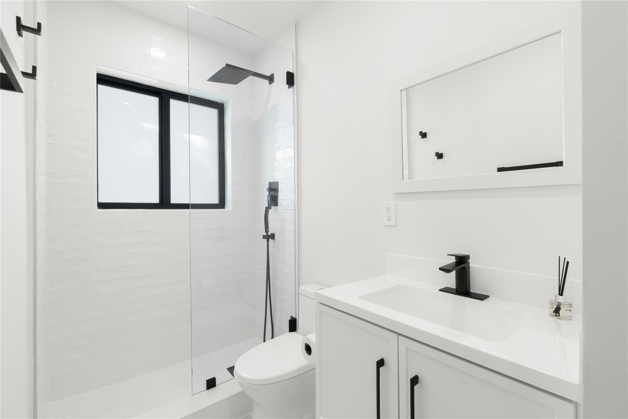 LYONS PARK FIRST ADD - Residential Lease