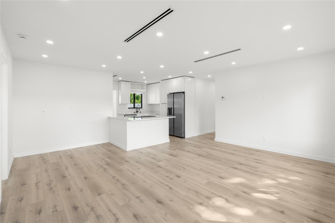 LYONS PARK FIRST ADD - Residential Lease