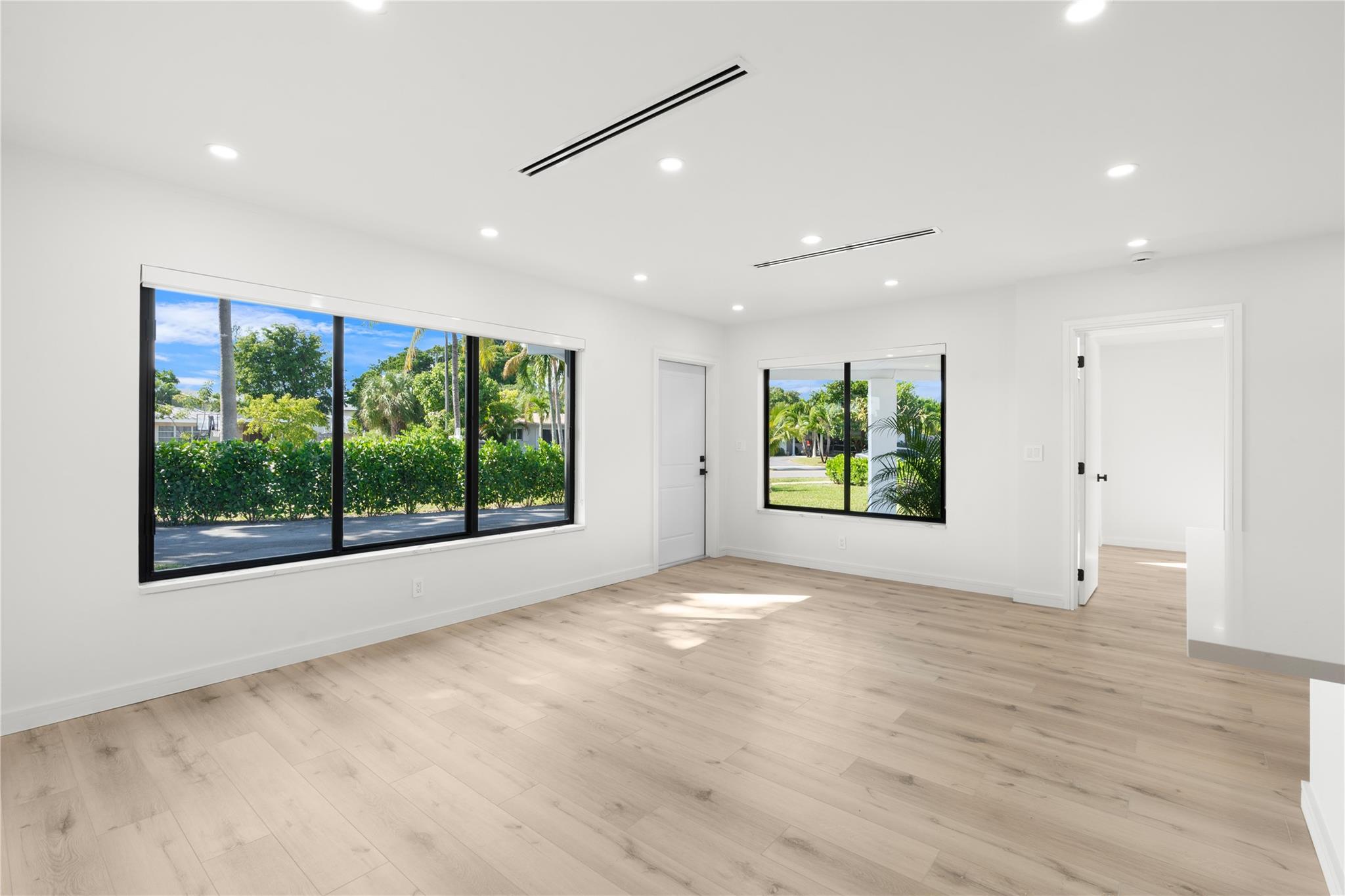 LYONS PARK FIRST ADD - Residential Lease