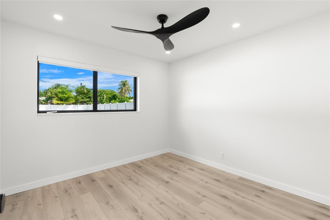 LYONS PARK FIRST ADD - Residential Lease