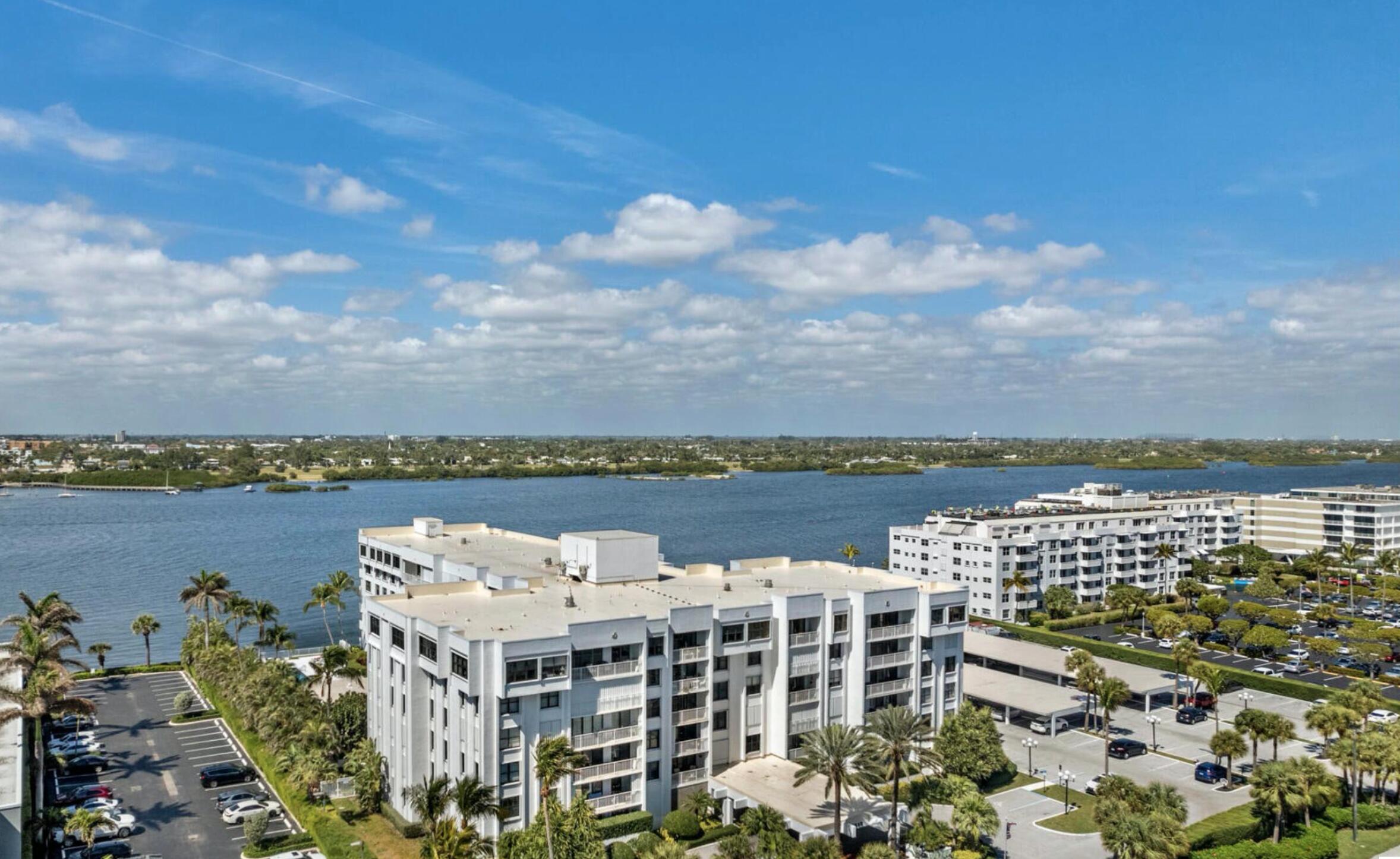 LA PALMA CONDO - Residential