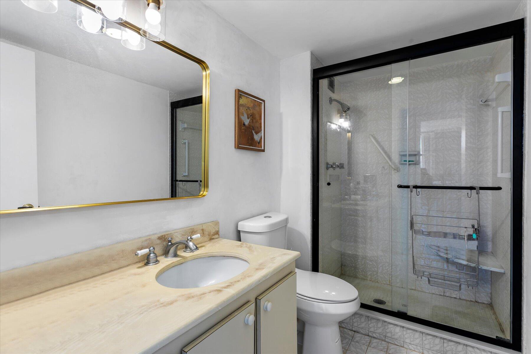 LA PALMA CONDO - Residential