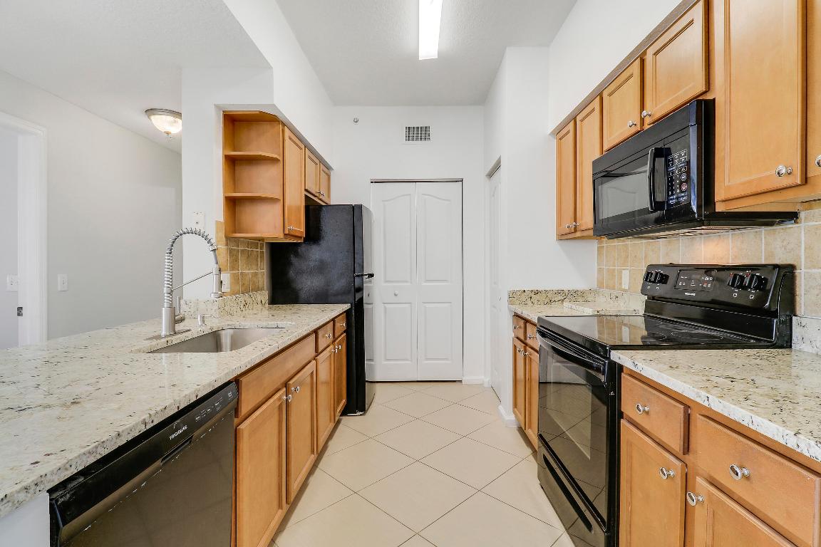 FIORE AT THE GARDENS CONDO - Residential Lease