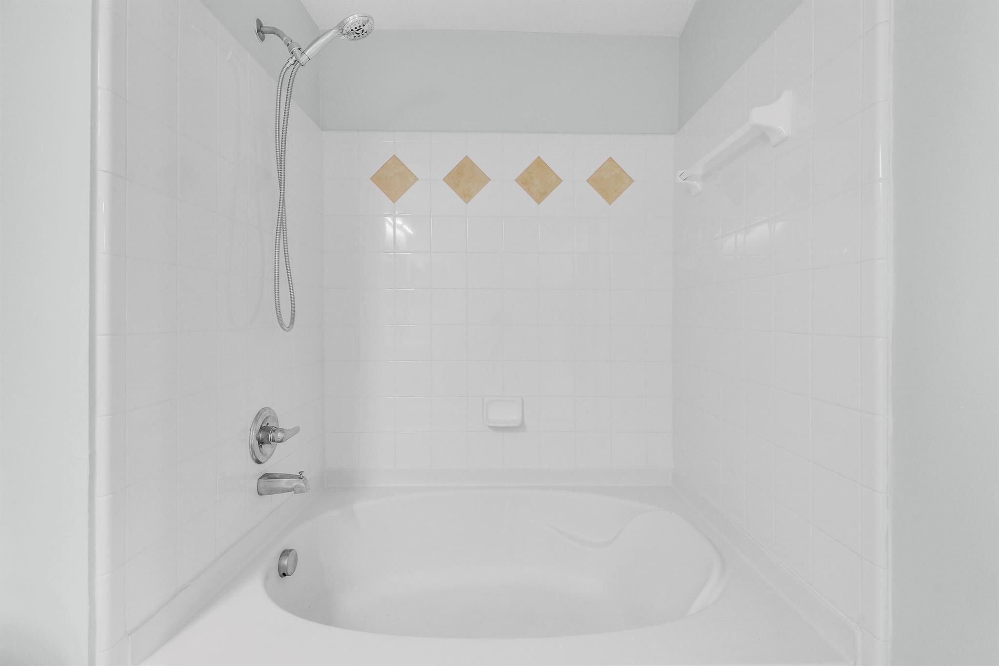 FIORE AT THE GARDENS CONDO - Residential Lease