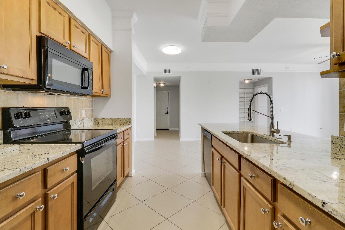 FIORE AT THE GARDENS CONDO - Residential Lease