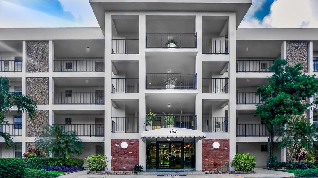 Photo of 2800 N Palm Aire Dr #108, Pompano Beach, FL 33069 (MLS # F10401779)