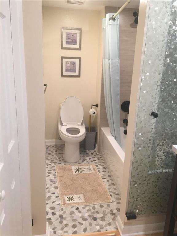 Racquet Club Apartments - Residential