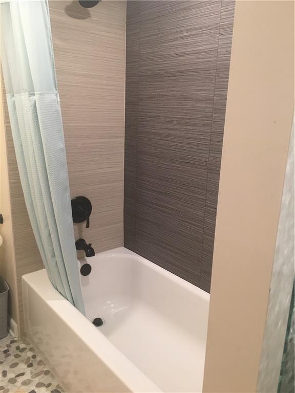 Racquet Club Apartments - Residential