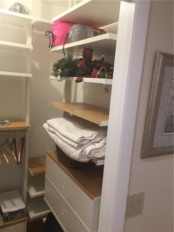 Racquet Club Apartments - Residential