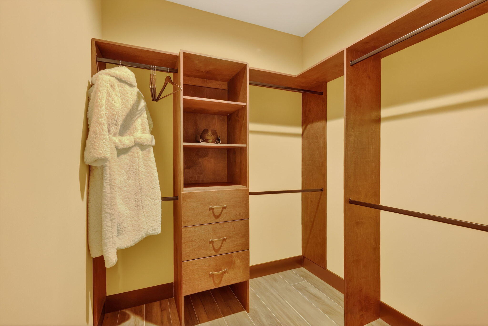 VIKING 2 (MKT) - Residential