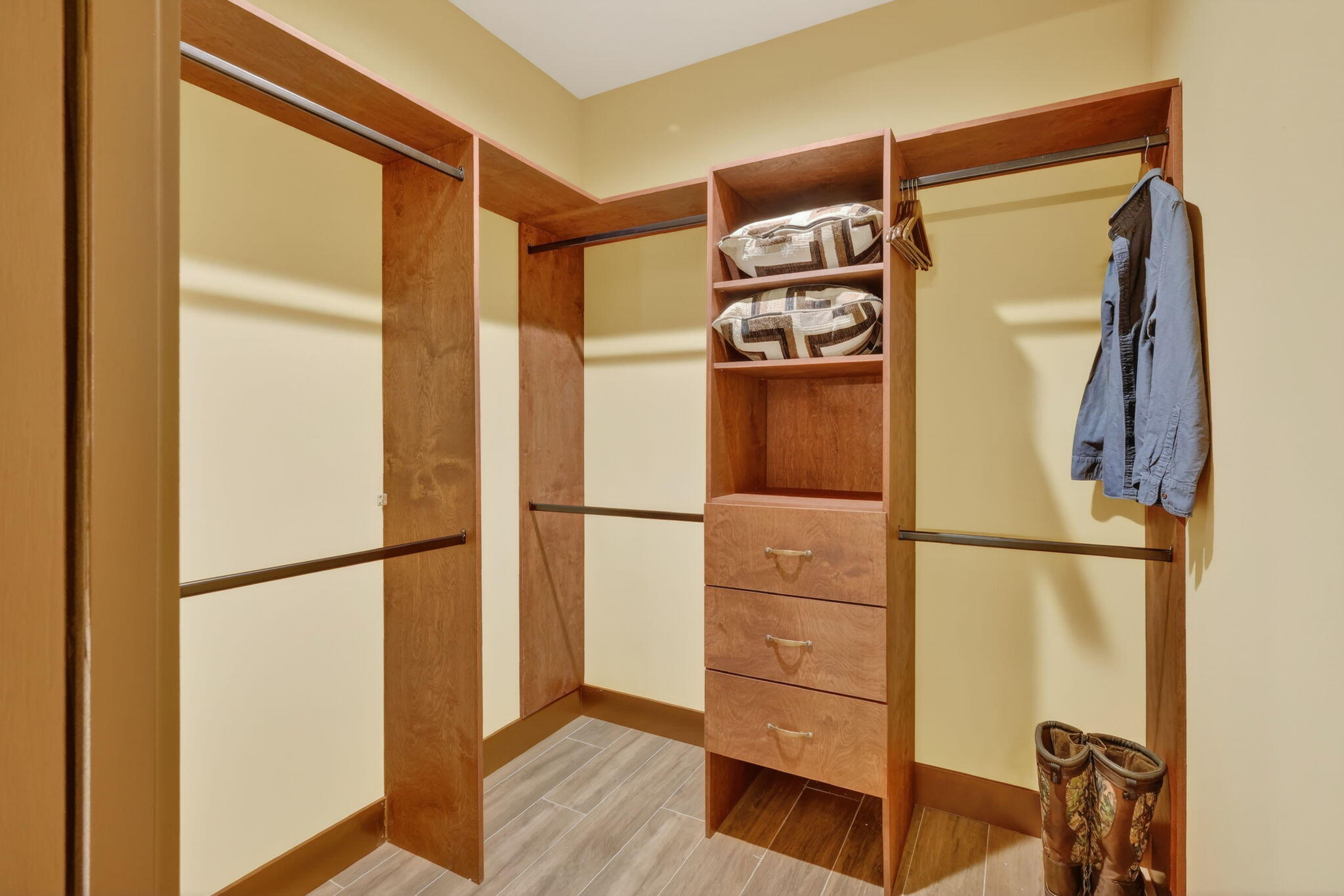 VIKING 2 (MKT) - Residential