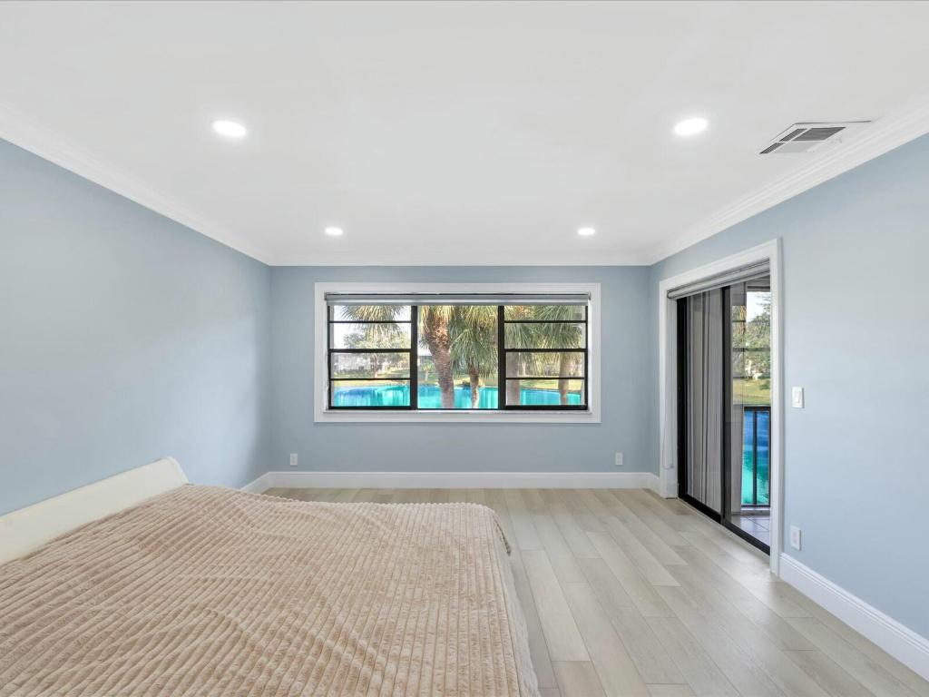 EASTGATE AT HUNTERS RUN CONDO - Residential