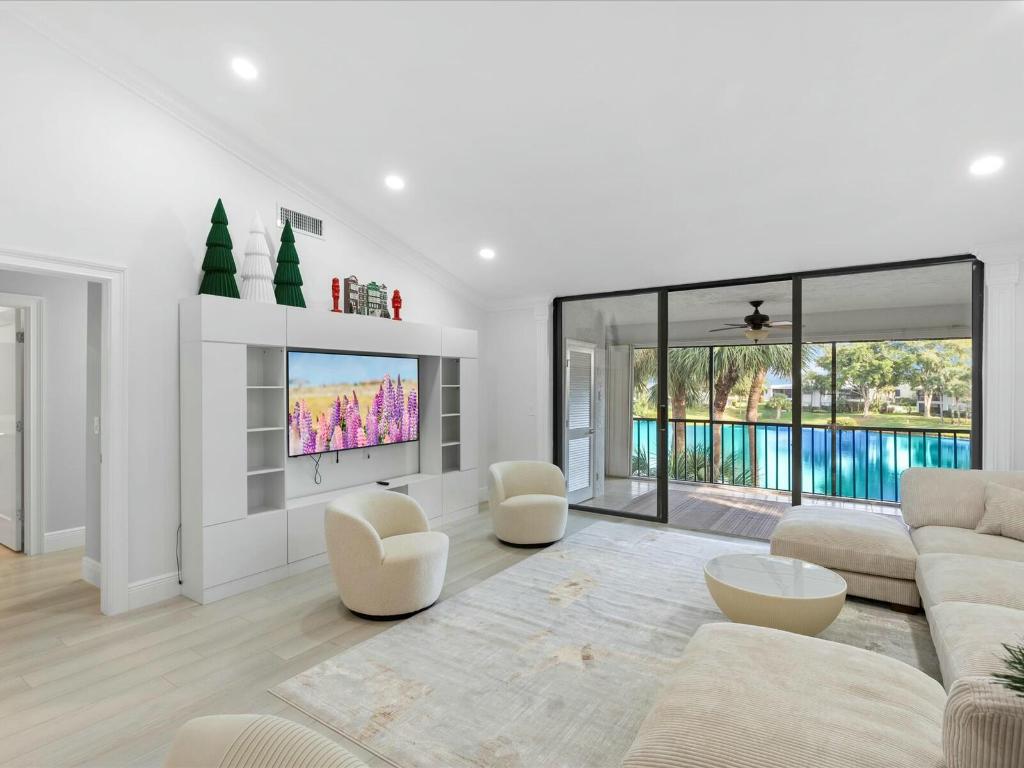 EASTGATE AT HUNTERS RUN CONDO - Residential